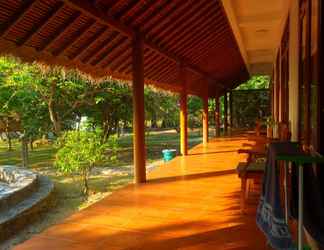 Lobby 2 Arys Lagoon Bungalow & Hotel