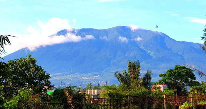 Atraksi di Area Sekitar Villa MIKY kota bunga puncak