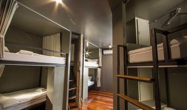 寝室 4 Here Hostel