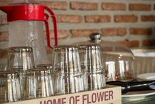 バー、カフェ、およびラウンジ Here Hostel