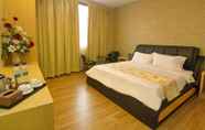 Bedroom 7 Hotel Shiki by Holmes Hotel