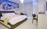 Kamar Tidur 3 Hotel Shiki by Holmes Hotel