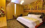 Bedroom 3 Hotel Shiki by Holmes Hotel