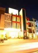 EXTERIOR_BUILDING Queen City Hotel Banjarmasin (A HARBOUR SIDE HOTEL)