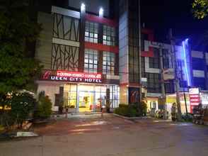 Luar Bangunan 4 Queen City Hotel Banjarmasin (A HARBOUR SIDE HOTEL)