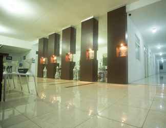 Lobby 2 SUPER OYO 850 Lapan Lapan