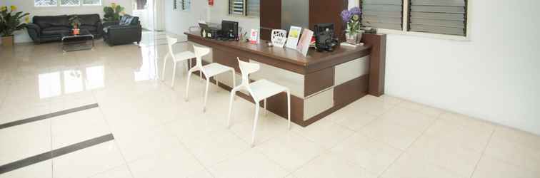 Lobby SUPER OYO 850 Lapan Lapan