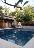 SWIMMING_POOL Santai Homestay 