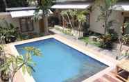 Swimming Pool 4 Santai Homestay 