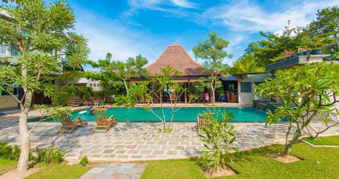 Kolam Renang Alinson Boutique Residence