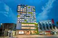 Lobi Whiz Prime Hotel Hasanuddin Makassar