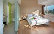 Kamar Tidur 3 Whiz Prime Hotel Hasanuddin Makassar