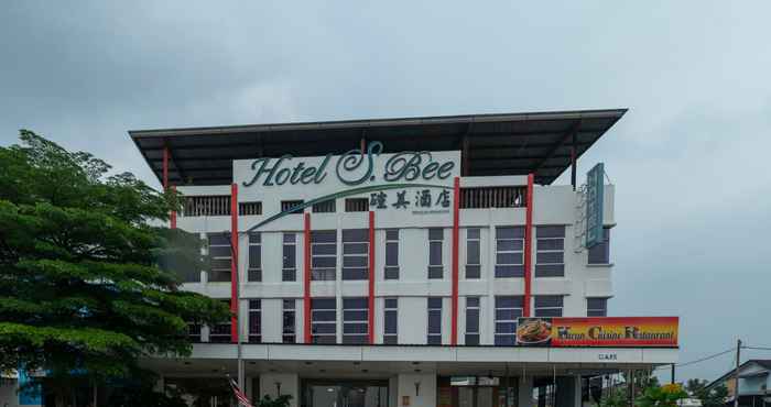 Bangunan Hotel S Bee by Holmes Hotel