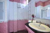 In-room Bathroom Lamai Central