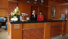 Lobby 3 Gold Inn Hotel (Hotel Idola)