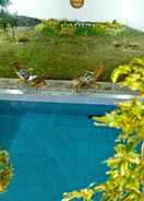 SWIMMING_POOL Ipienk Hills