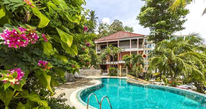 Swimming Pool Baan Lukkan Hostel