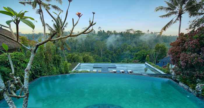 Swimming Pool Jannata Resort and Spa