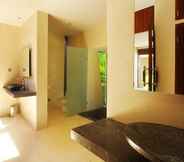 In-room Bathroom 6 Villa Tiara Lombok