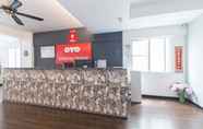 Lobby 5 Super OYO 251 Intime Hotel