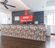 Lobby 5 Super OYO 251 Intime Hotel