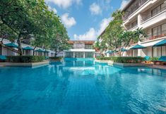 Swimming Pool 2 DoubleTree by Hilton Phuket Banthai Resort