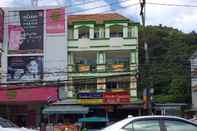 ภายนอกอาคาร Number 1 Guesthouse & Restaurant