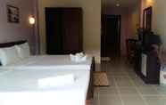 Kamar Tidur 5 Number 1 Guesthouse & Restaurant