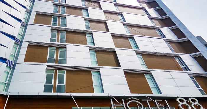 Exterior Hotel 88 Kedoya Jakarta