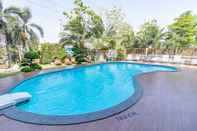 Swimming Pool Silver Gold Garden Suvarnabhumi Airport