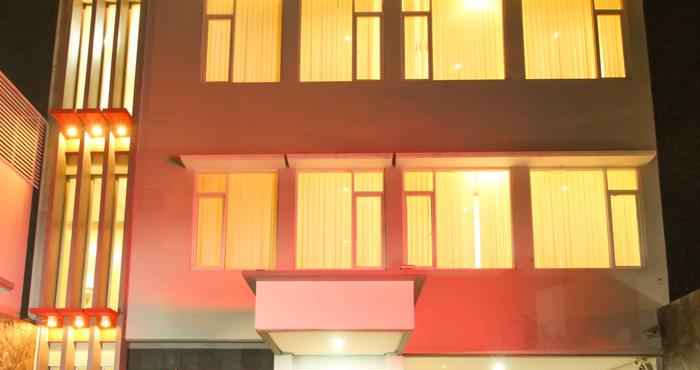 Luar Bangunan Ranez Inn