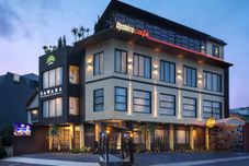 Exterior Sawana Suites