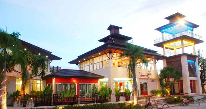 Bangunan The Adventure Hotel