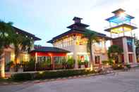 Bangunan The Adventure Hotel