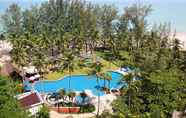 ภายนอกอาคาร 5 Outrigger Khao Lak Beach Resort