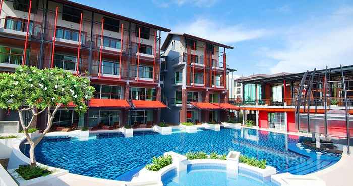 Kolam Renang Red Ginger Chic Resort