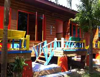 ภายนอกอาคาร 2 Black Marine Guest House