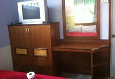 Bedroom 2 Black Marine Guest House