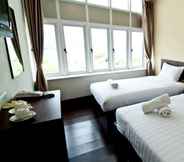 Bedroom 3 101 Lake View Hotel Puchong