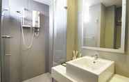 Toilet Kamar 6 Celyn City Hotel