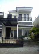 EXTERIOR_BUILDING Villa Kencana Apel C1