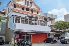 Exterior OYO 164 Ang's Residence Near RSU Katholik Surabaya Kota Surabaya