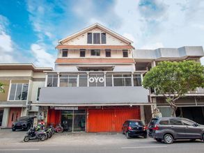 Exterior 4 OYO 164 Ang's Residence Near RSU Katholik Surabaya Kota Surabaya