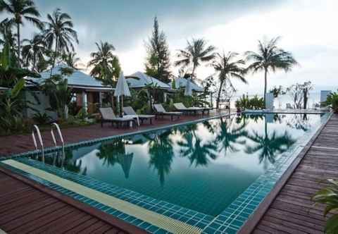 สระว่ายน้ำ Da Kanda Villa Beach Resort