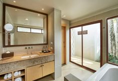 ห้องน้ำภายในห้อง 5 Sea Sand Sun Resort and Villas