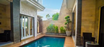 Swimming Pool 2 The Royal Kimberley Suites
