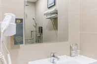 In-room Bathroom Rest Bugis Hotel