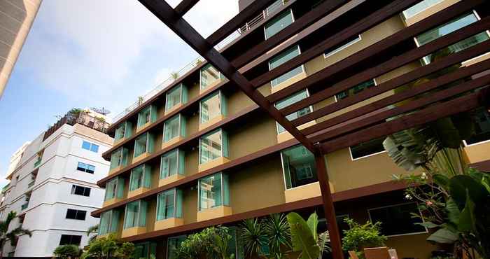 Swimming Pool Dynasty Grande Hotel Bangkok