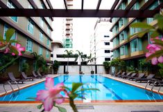 Swimming Pool 2 Dynasty Grande Hotel Bangkok