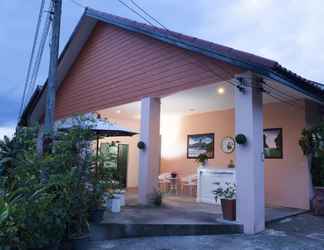 Luar Bangunan 2 Les Fleurs House